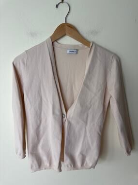 MAX & CO V Neck Single Button Back Peplum Cardigan Sweater Size Small Cream Pink